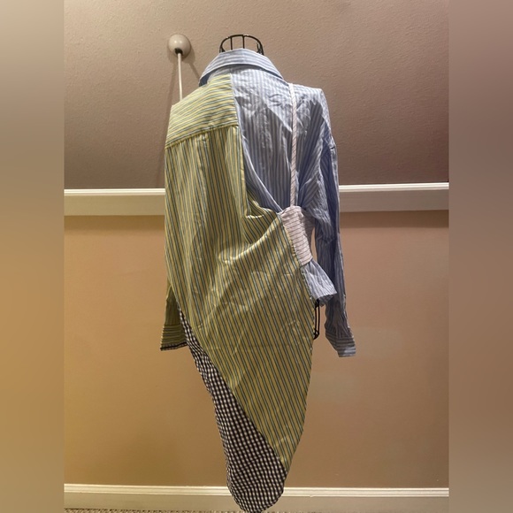 Abstract Pattern High Low Long Sleeve Top - Picture 3 of 5